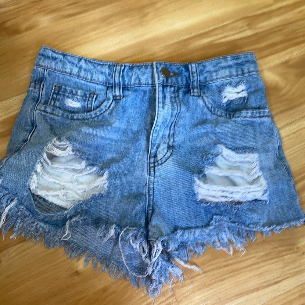 FASHION NOVA SHORTS - Picture 5 of 5